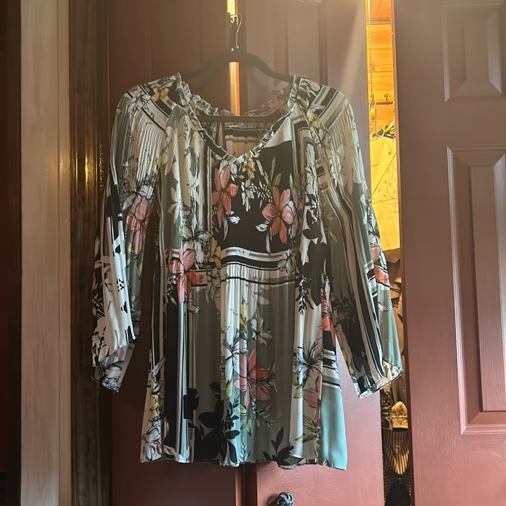 Very pretty and colorful spring top